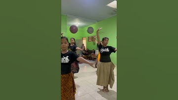 Anak kecil belajar menari | Tari Jaipong Aduh Manis #tiktok #dance #trending #hits #highlights
