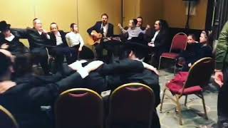 Video thumbnail of "Orech Yomim - Avidon Moscovitz  sings at a family Simcha"