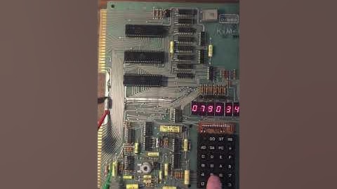 MOS Technology KIM-1playing Lunar Lander (Jim Butterfield wrote it).