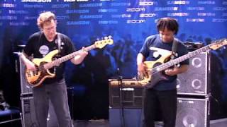 Victor Wooten and Stu Hamm jamming Hartke amps together! chords