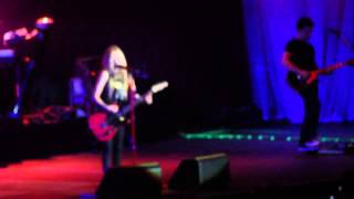 Avril Lavigne - Don't Tell Me (Tour The Black Star)