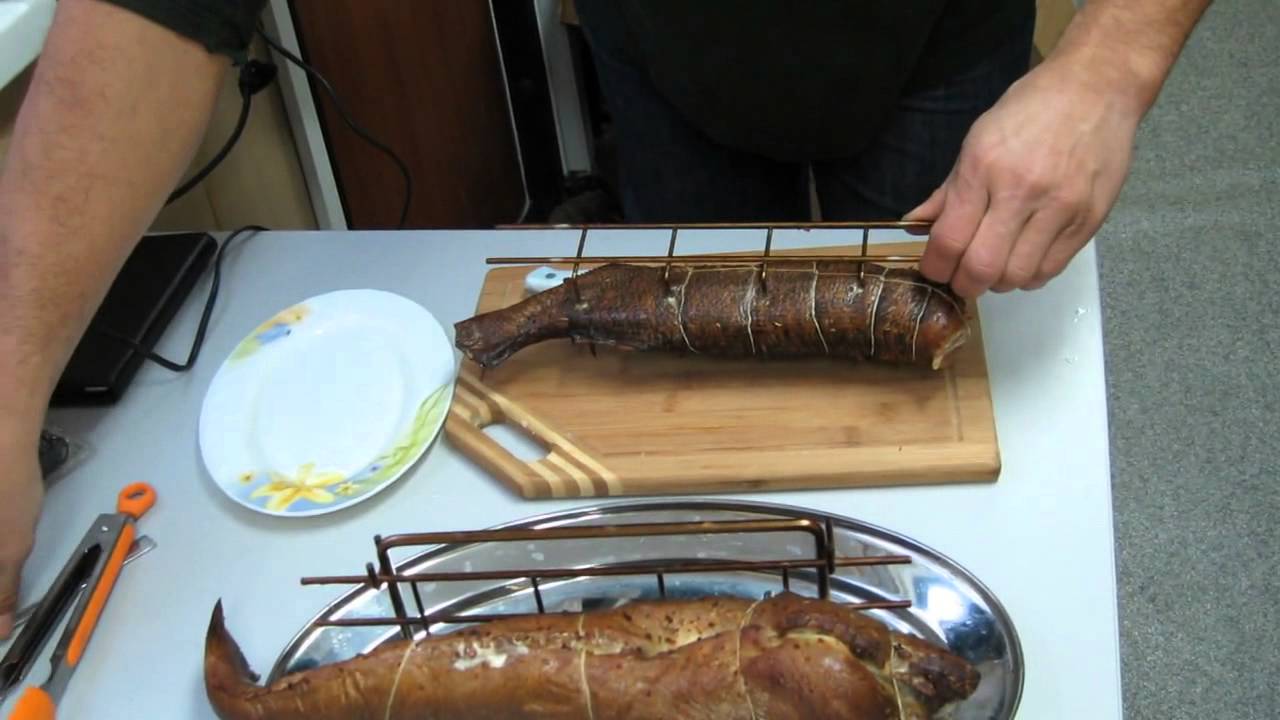 Щука и Треска копчённые на Big Green Egg - YouTube