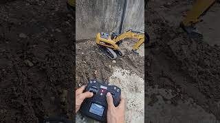 This RC Excavator Moves EXACTLY Like A Real Excavator! 😱🚜 #shorts #rcexcavator #miniexcavator