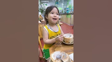 Quỳnh Nhi được bố mẹ cho đi ăn kem dừa ❤️Quỳnh Nhi❤️ #Shorts