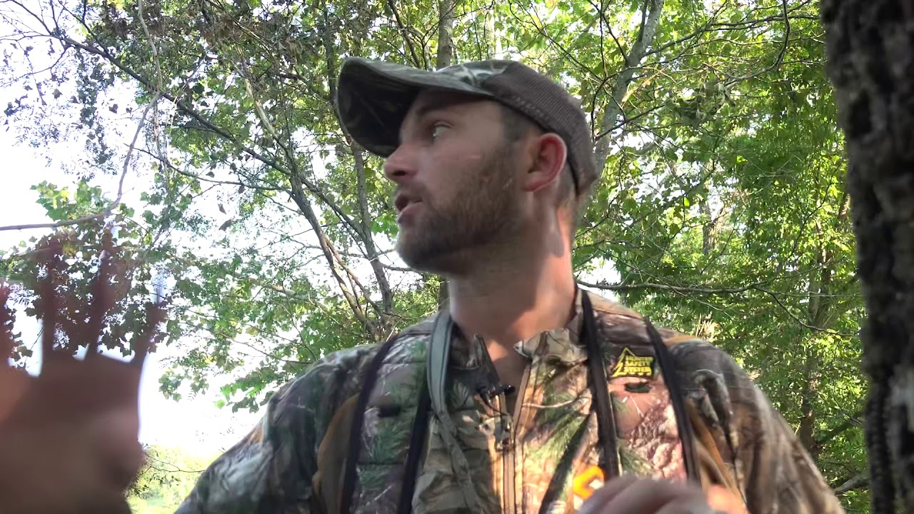 Slade Priest misses an opening day giant buck! Missouri early season