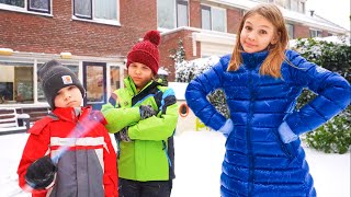 amelia avelina and akim having fun with first snow