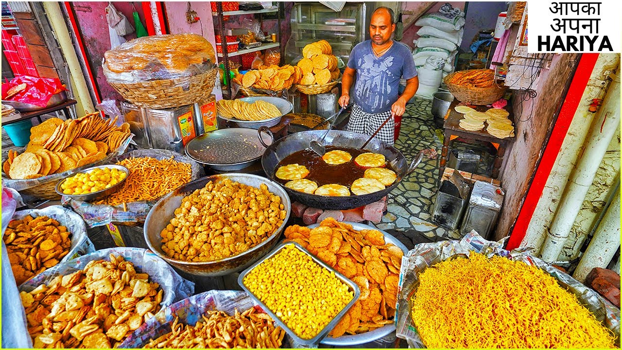 Indian Street Food in AMRITSAR | Nutri Bharta, Kulcha Chaat, Lonji Kachori, Gurhh Halwa & more 