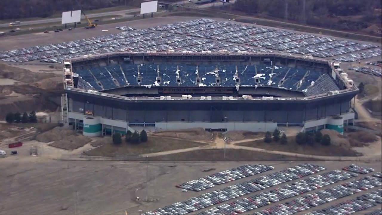 Pontiac Silverdome Parking Lot Still Full Of Vw S Cheating Diesels After Demolition Mlive Com