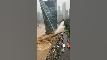 🌊The flood caused the levee to collapse! The huge building to collapse!! 😱🏚️ #FloodDisaster
