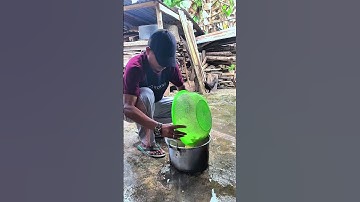 Thumbnail of Masak dan menikmati kambuse. Makanan tradisional