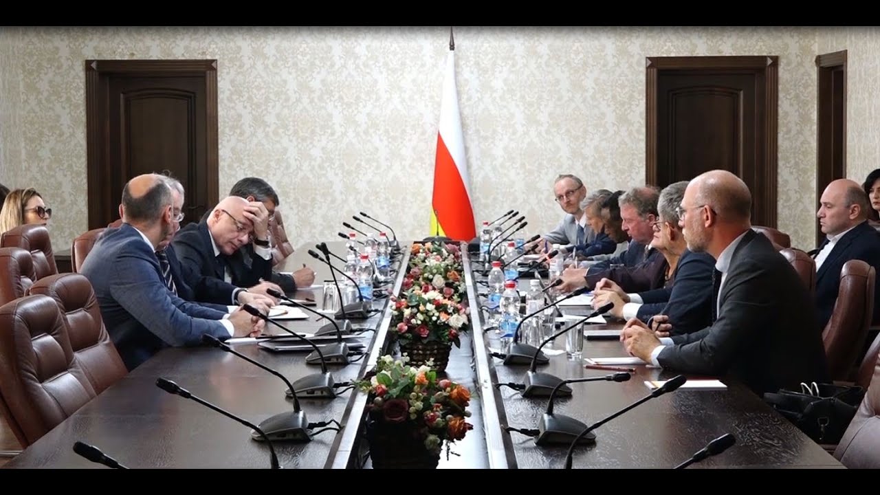 Представители ООН, ОБСЕ и Евросоюза прибыли в Цхинвал. Были обсуждены ...