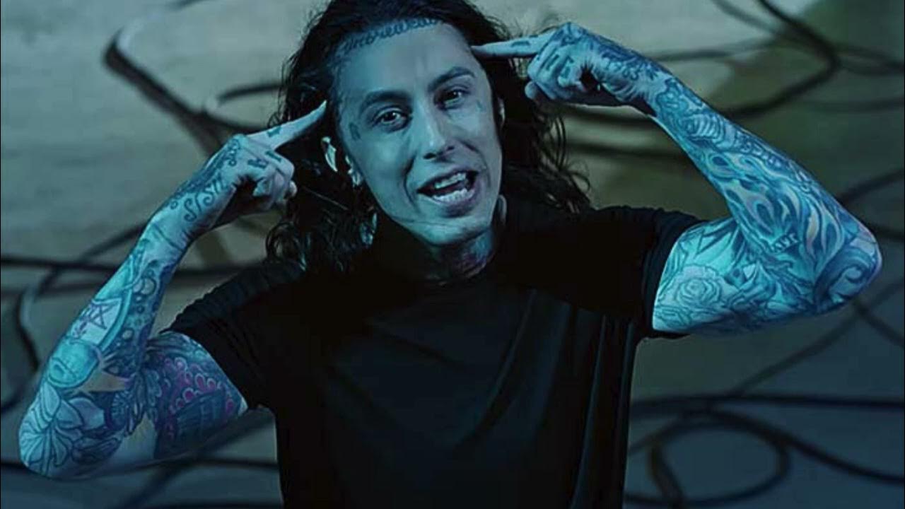 Falling in reverse losing my life. Falling in reverse логотип. Falling in reverse voices. Ronnie radke voices in my head. Ронни радке voices.