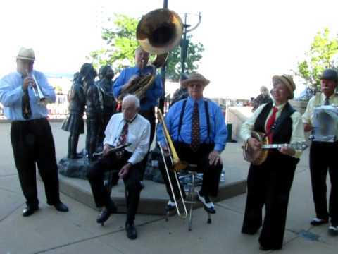 jazz roster Lisa Edgar and Razzmatazz / July 3, 2010 US Bank Party
