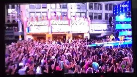 Demi Lovato - Cool For The Summer (VMA