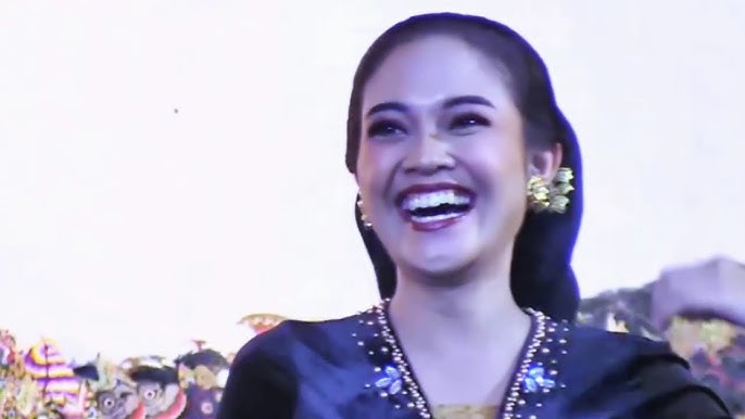 Boglangan qizlarning jinsiy porno video