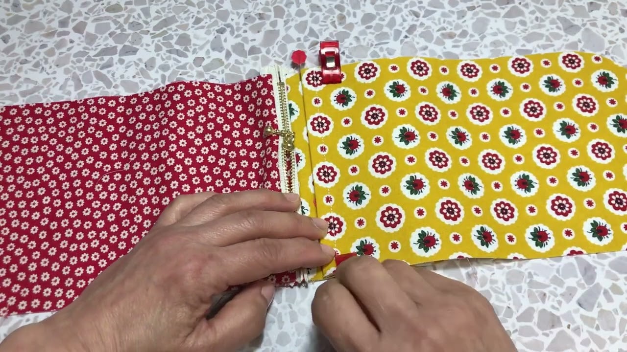 縫う順番にポイント有り❣️のお財布ポーチ🟡A wallet pouch with points in the order of sewing.