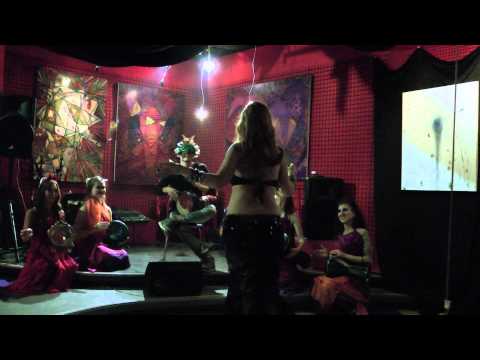 9 months pregnant bellydance