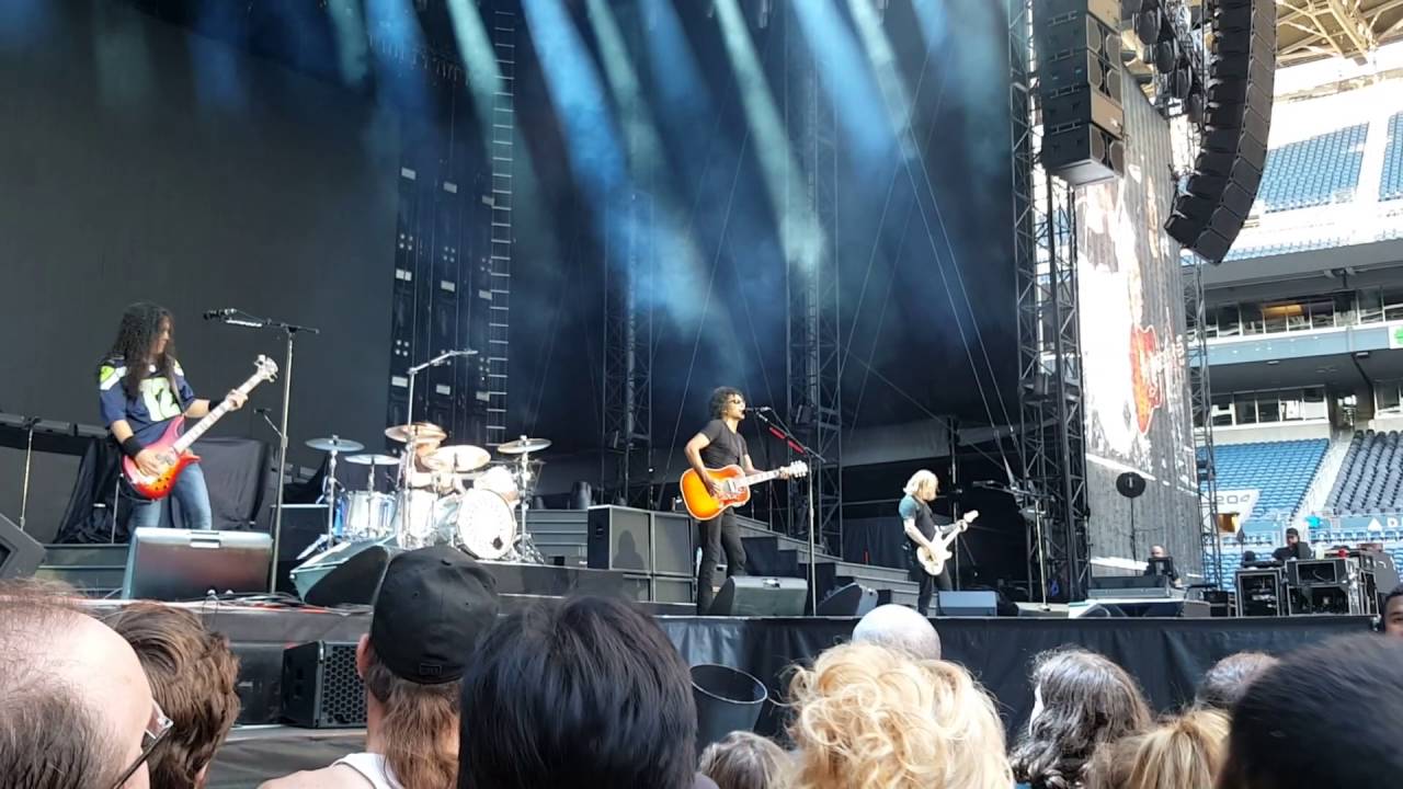 Alice in Chains Seattle August 12, 2016 - Down in a Hole ...