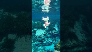 Swim with a green mermaid in freshwater springs 💚 #mermaid #mermaidtail #underwater #gopro #finfolk