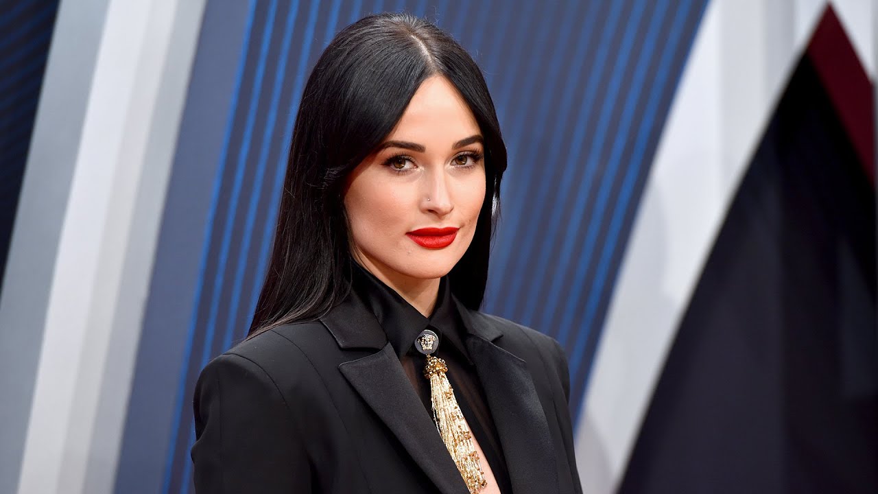 CMAs 2018: Kacey Musgraves' Grandma Gets Adorably Emotional During Her Big Win | Access