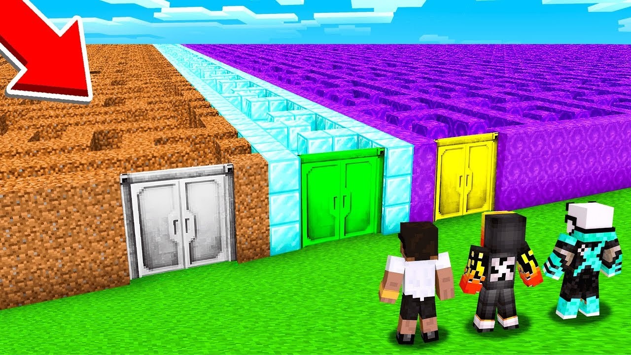 BABY MAZE VS GOD MAZE IN MINECRAFT!!