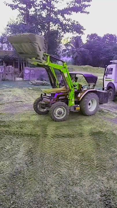 Tractor loader Bull V3 4x4