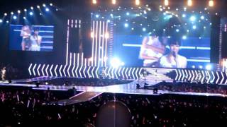 [FANCAM] 20120115 SNSD -  It's Fantastic (Live In Hong Kong 2012) ENDING Pink Balloon mission