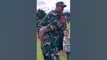 Moment sang ayah gendong anaknya yang lulus jadi TNI..!#tni #pendidikan #ayah #prajurit #tniad