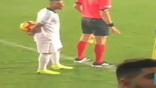 Yan Hakeme Bacak Arası Çalım Atan Quaresma