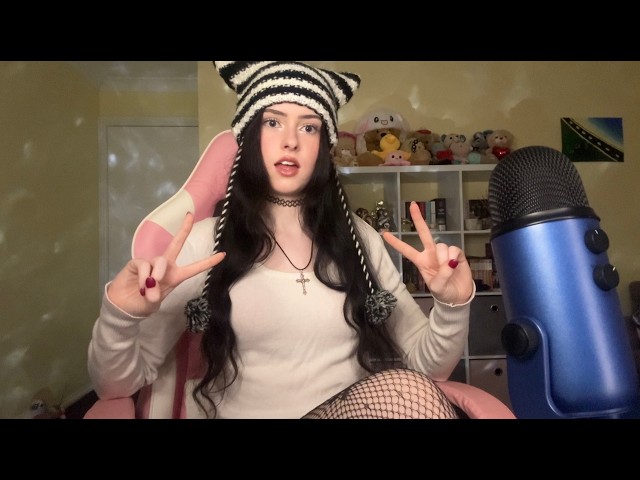 ASMR fast & aggressive fabric scratching 🐼🎬