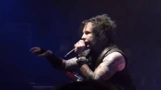 Sixx: A.M. - Nikki Speaks To Crowd / Help Is On the Way LIVE [HD] 4/16/15