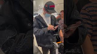 Dimash at Beijing airport