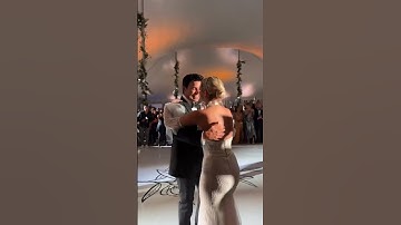 Thumbnail of CHAYANNE bailando en la boda de su sobrina #Lele #TiempodeVals ❤️ *I DO NOT OWE THIS LYRIC.