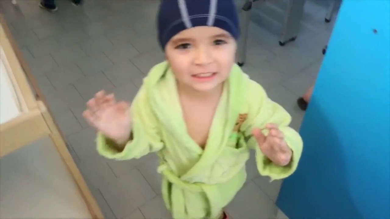 FIRST SWIMMING LESSON🏊🏼‍♂️PRIMA LEZIONE DI NUOTO🏊🏼‍♂️ПЕРВЫЙ УРОК ПЛАВАНИЯ🏊🏼‍♂️