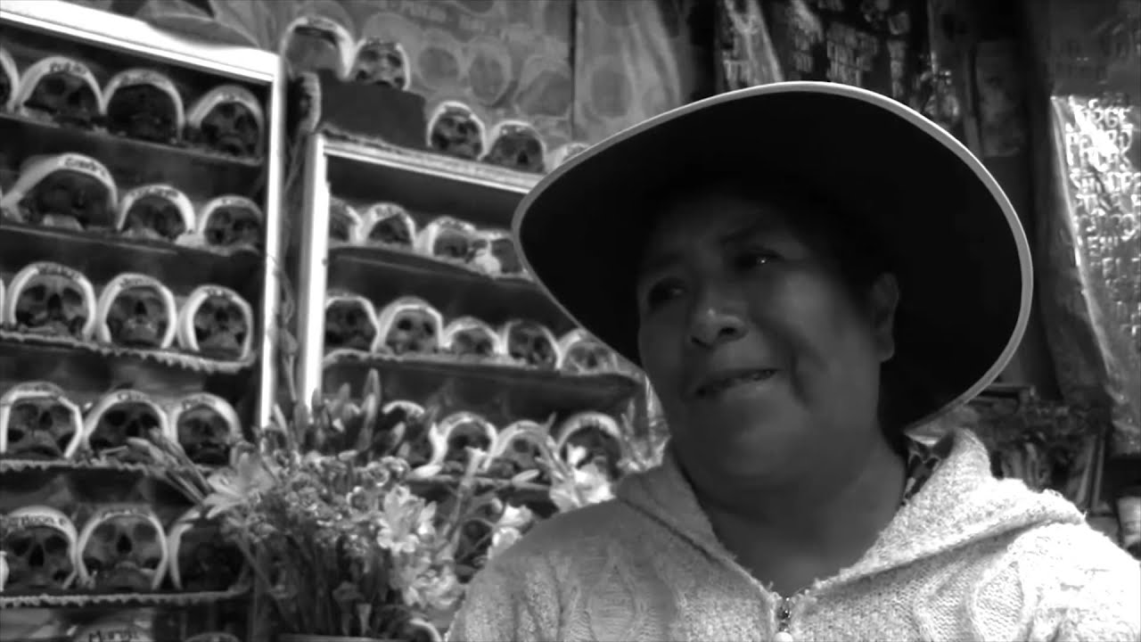 BRUJA ANDINA tiene en su casa 73 CRÁNEOS HUMANOS (ñatitas) para realizar sus RITUALES