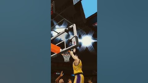 After the timeout Davis inbound long pass for the Slam Dunk