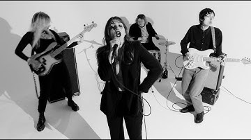 TWEN - Bore U [Official Music Video] (2022)