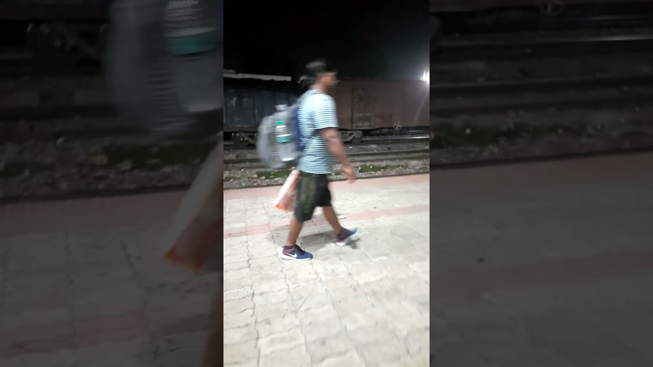 14236 bareli varanasi express train announcement on barabanki junction