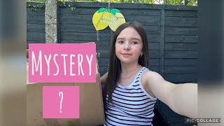 OPENING AN AMAZON RETURNS MYSTERY BOX!! 💜 😂