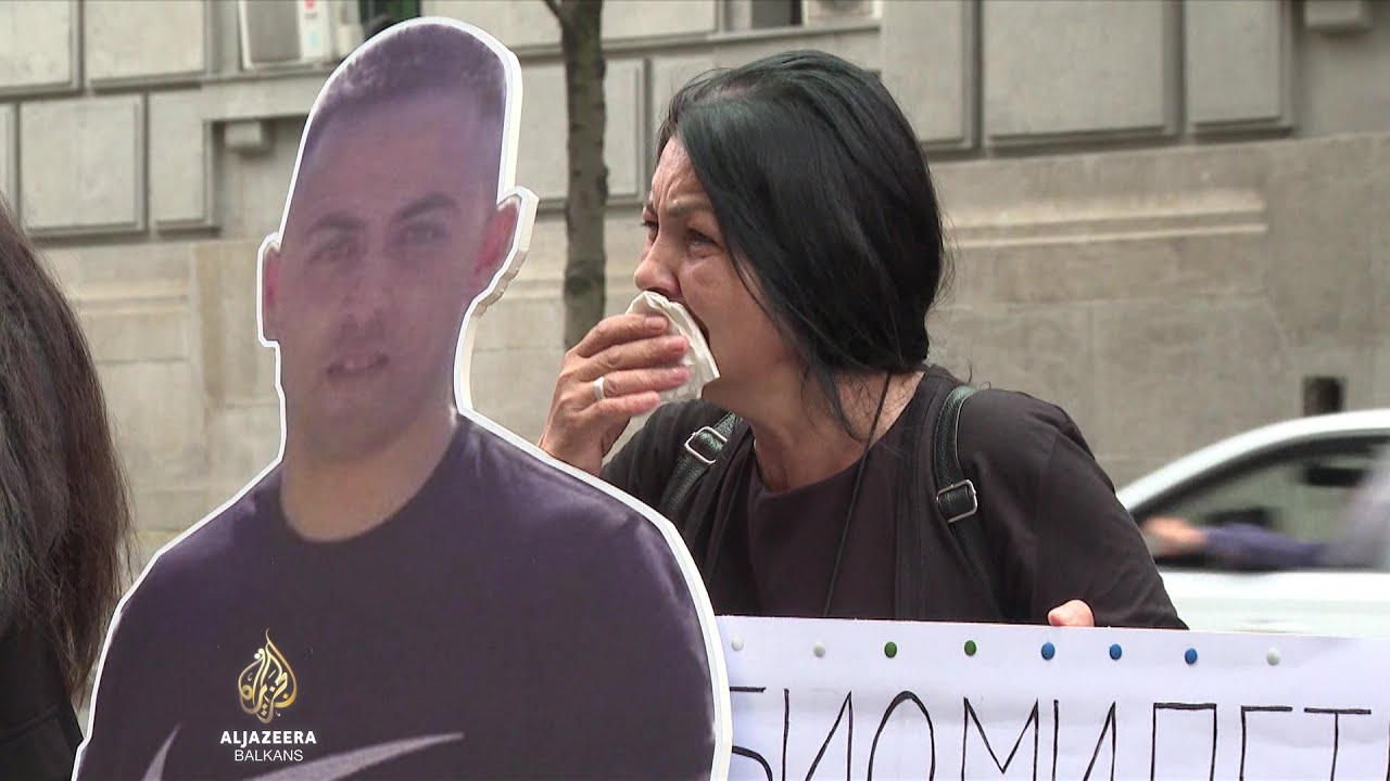 يطالب أهالي الأطفال الذين لقوا حتفهم في حوادث المرور بعقوبات أشد على السائقين المتهورين