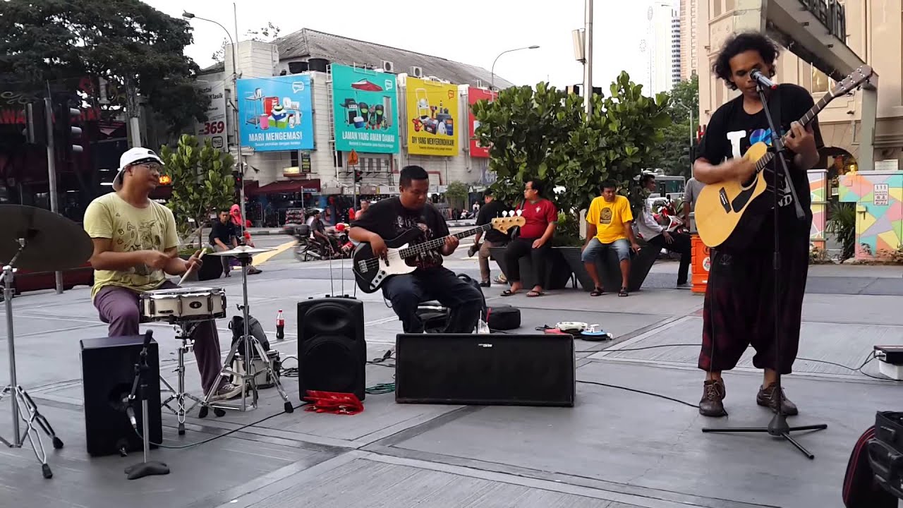 Kehilangan Dari Bob Sentuhan Busker Didepan Sogo Kl Youtube