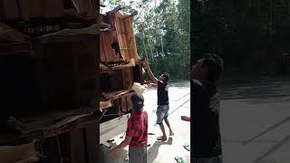 Sorotan Semua Orang Barangya Uda Sampai Bah