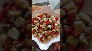 Бомба рецепт Салат с запечеными баклажанами и кабачками, а также со свежими овощами.