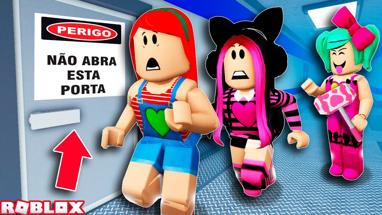 NÃO PODE PASSAR PELA PORTA no MARRETÃO COM A NOSSA MÃE! Flee The Facility