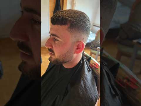 اليوم واحد من الشباب راد يحلق ودقلي وقللي تعال حلقني