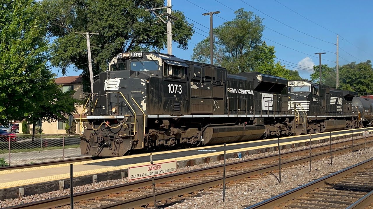 Norfolk Southern 1073 Penn Central heritage unit leading a train at ...