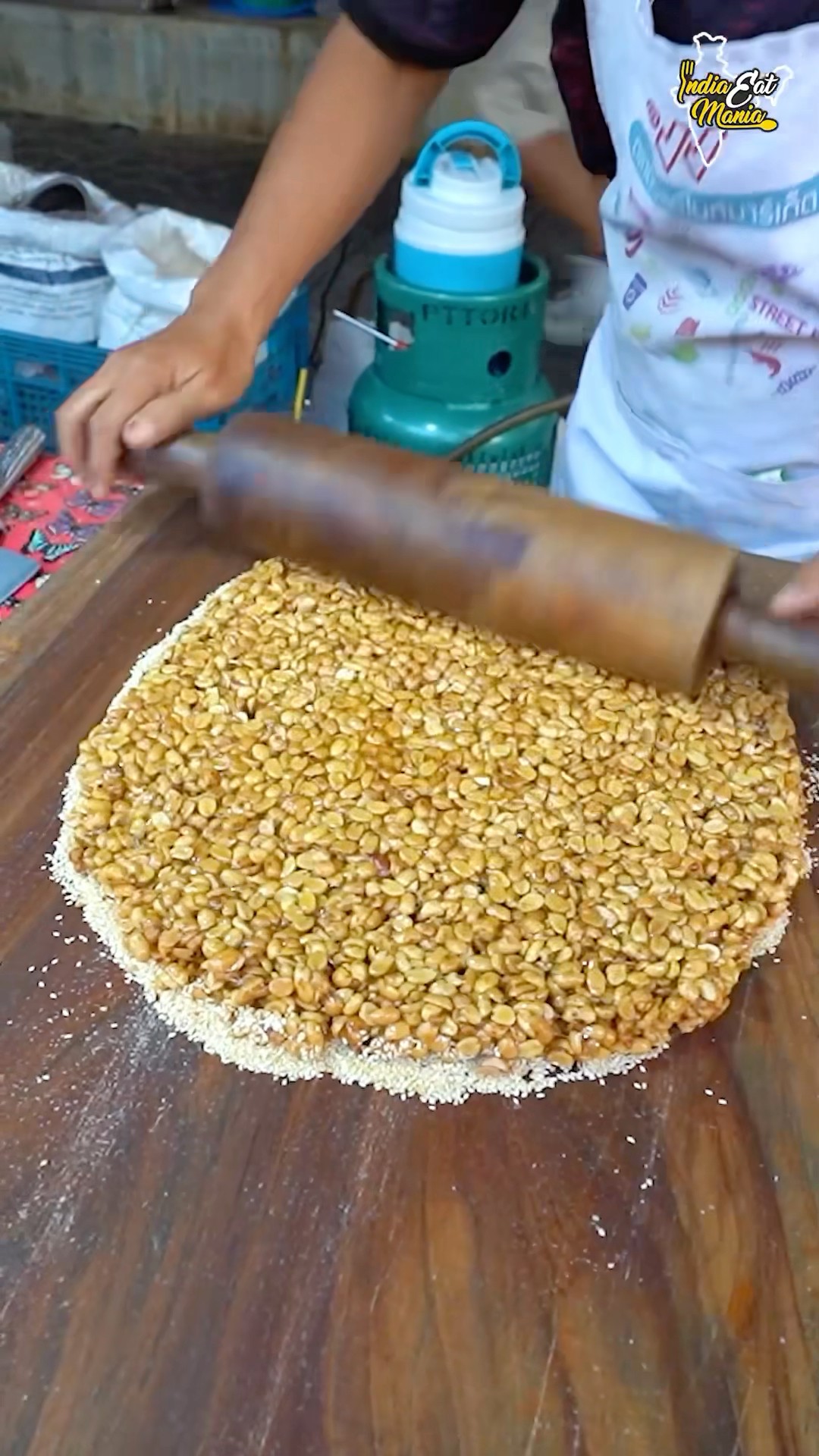 Thailand Chef Selling Biggest Size Peanuts Chikki Candy Making In Bangkok #thaifood #shorts