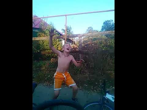 Голый певец - YouTube