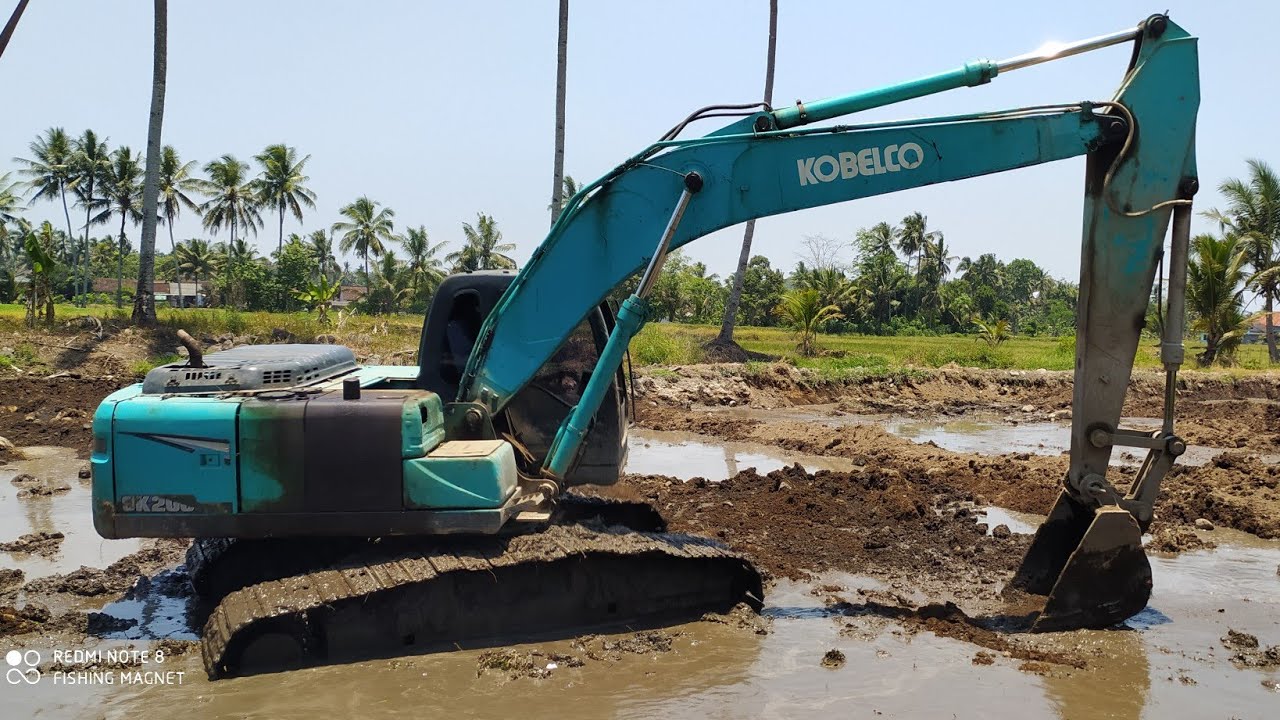 The Worst KOBELCO Excavator Recovery Reclamation land Mud. YouTube