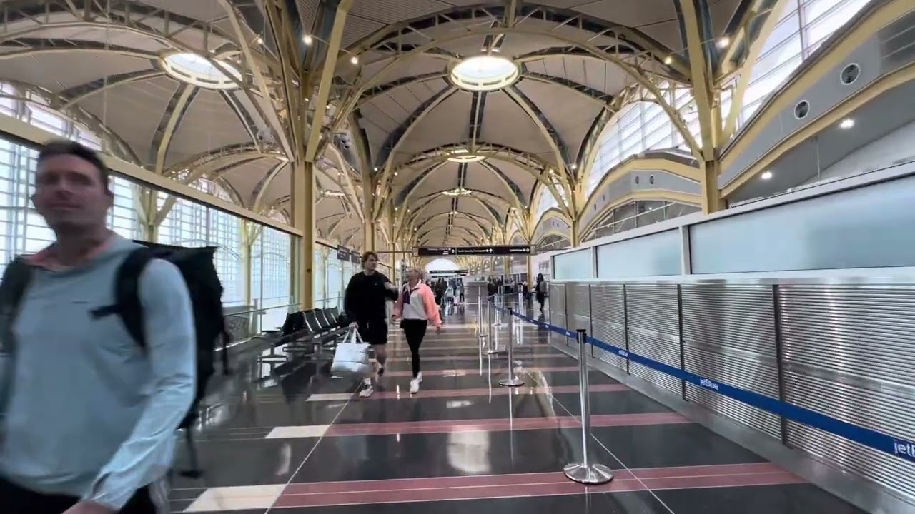 Walkthrough Ronald Reagan Washington National Airport (Terminal 2) (DCA)